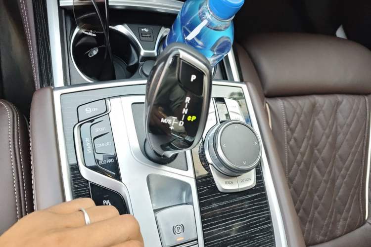 Used BMW 7 Series 2021 740Li Luxury Edition M Sport Package Gear Lever