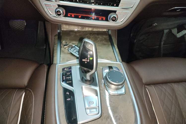 Used BMW 7 Series 2021 740Li Leading Edition Luxury Package Gear Lever