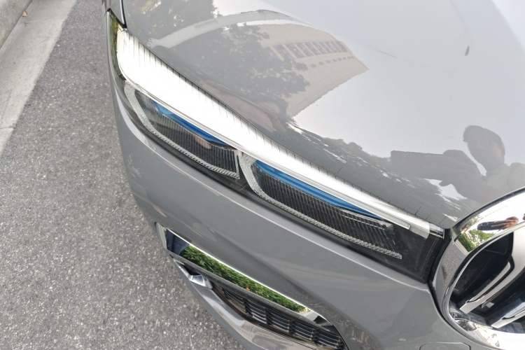 Used BMW 7 Series 2021 740Li Luxury Edition M Sport Package Right Front Headlight