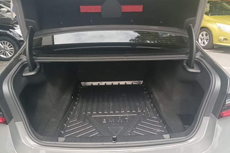 Used BMW 7 Series 2021 730Li M Sport Package Trunk