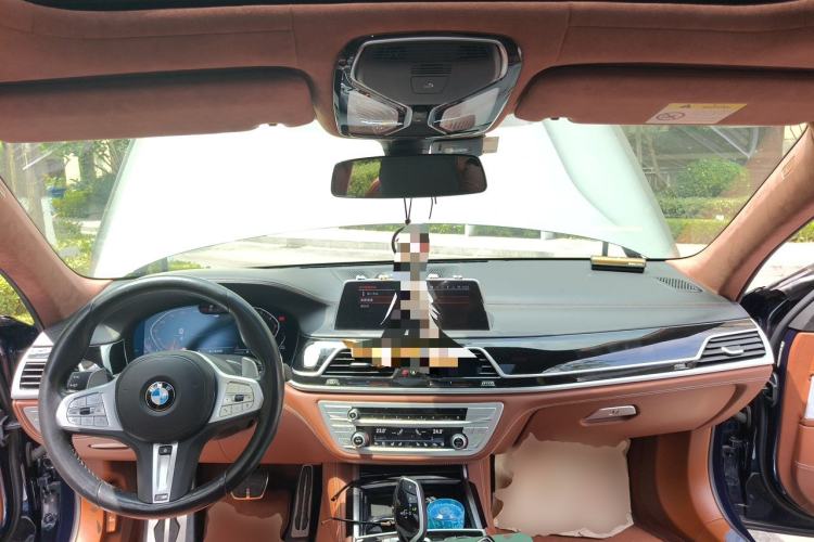 Used BMW 7 Series 2021 740Li xDrive Executive M Sport Package Center Console