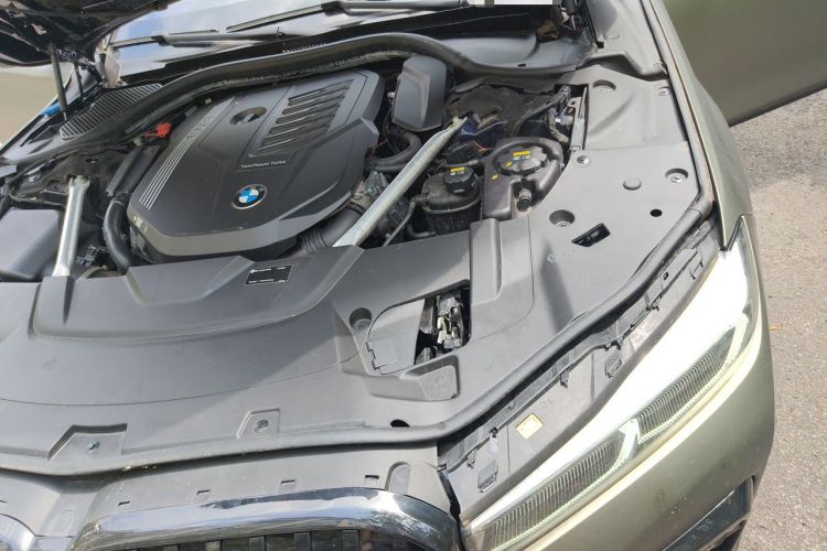 Used BMW 7 Series 2021 740Li xDrive Executive M Sport Package Engine Bay Left