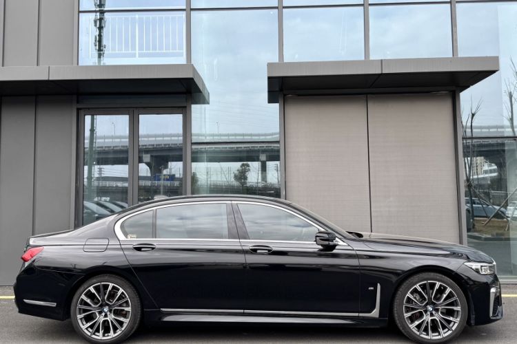 Used BMW 7 Series 2021 740Li Leading Model M Sport Package Exterior 3