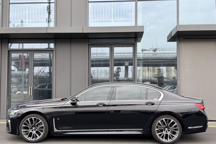 Used BMW 7 Series 2021 740Li Leading Model M Sport Package Exterior 6