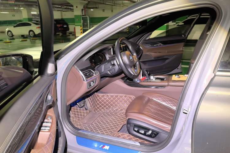 Used BMW 7 Series 2021 740Li Leading Model M Sport Package Driver Seat