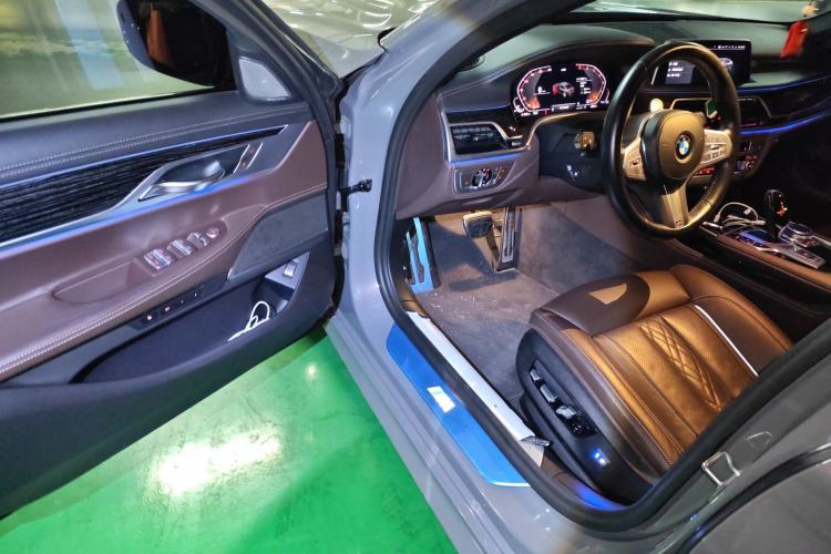 Used BMW 7 Series 2021 730Li M Sport Package Driver Seat