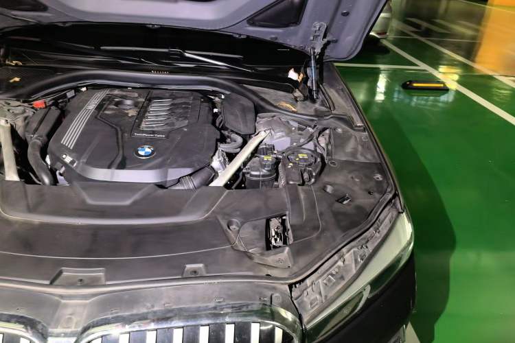 Used BMW 7 Series 2021 740Li Leading Model M Sport Package Engine Bay Left