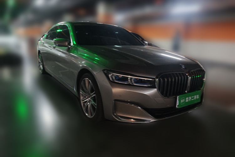 Used BMW 7 Series 2021 740Li xDrive Executive Luxury Package Front Right 45 Deg