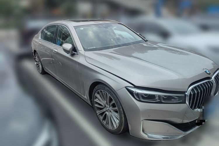 Used BMW 7 Series 2021 740Li Leading Edition Luxury Package Front Right 45 Deg