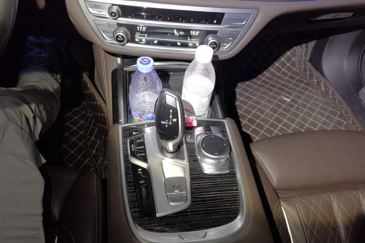 Used BMW 7 Series 2021 740Li Leading Model M Sport Package Gear Lever