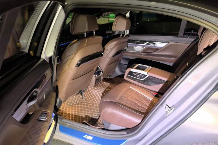 Used BMW 7 Series 2021 740Li Leading Model M Sport Package Left Rear Seat
