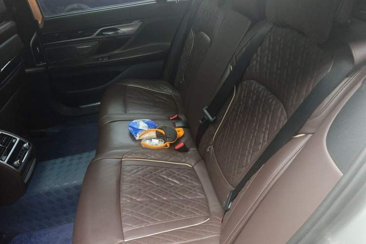 Used BMW 7 Series 2021 740Li Leading Model M Sport Package Left Rear Seat