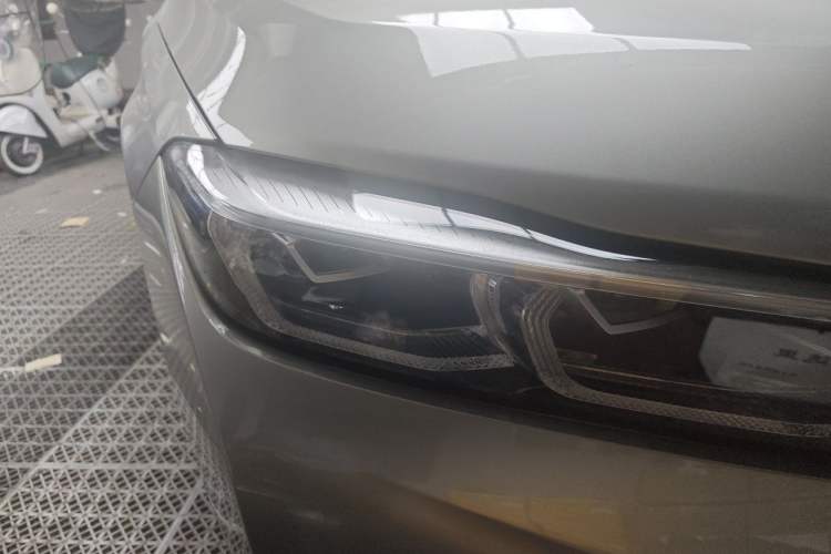Used BMW 7 Series 2021 740Li Leading Model M Sport Package Right Front Headlight