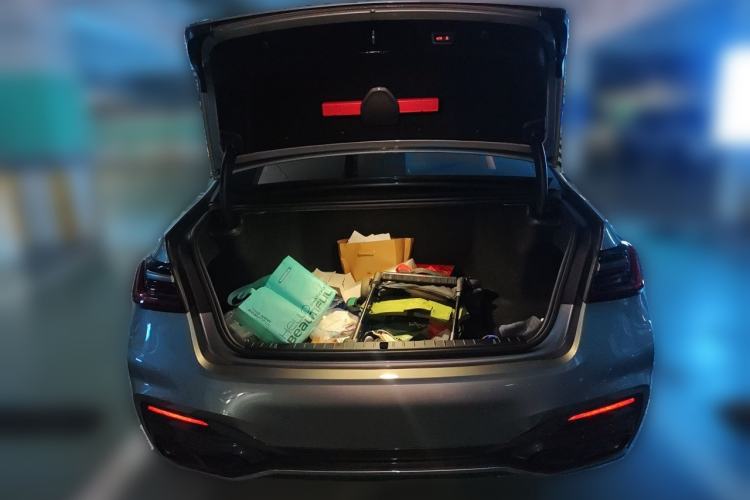 Used BMW 7 Series 2021 730Li M Sport Package Trunk