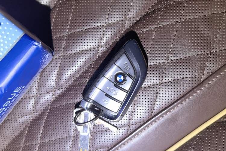 Used BMW 7 Series 2021 740Li Leading Model M Sport Package Vehicle Key