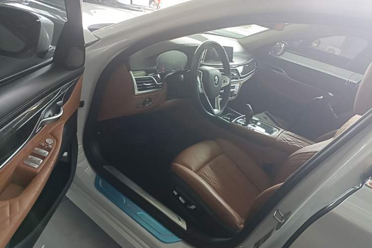 Used BMW 7 Series 2021 740Li Leading Edition Luxury Package Driver Seat