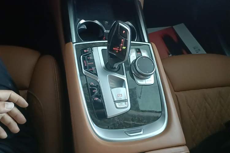 Used BMW 7 Series 2021 740Li Leading Edition Luxury Package Gear Lever