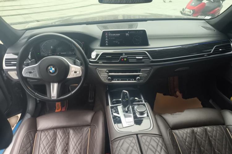 Used BMW 7 Series 2022 740Li Luxury Edition M Sport Package Center Console