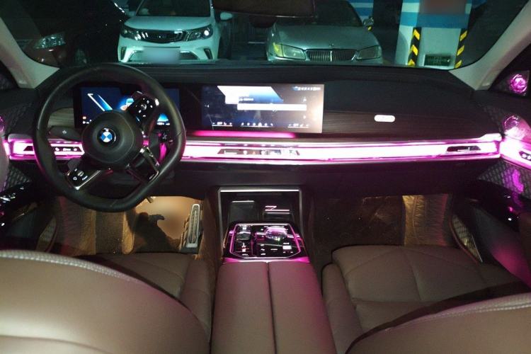 Used BMW 7 Series 2022 740Li Luxury Edition M Sport Package Center Console