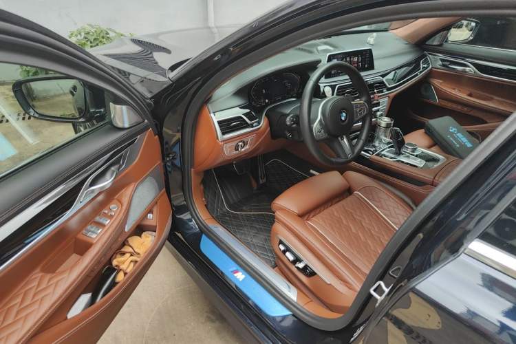 Used BMW 7 Series 2022 740Li xDrive Executive M Sport Package Driver Seat
