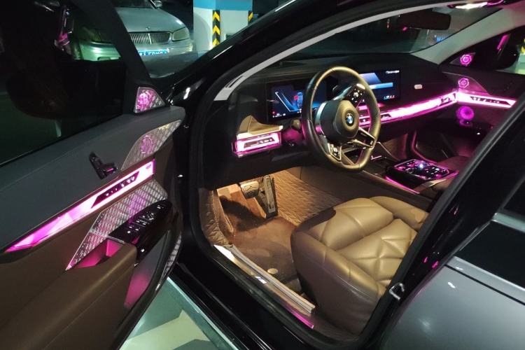 Used BMW 7 Series 2022 740Li Luxury Edition M Sport Package Driver Seat