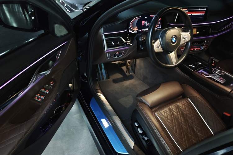 Used BMW 7 Series 2022 740Li Luxury Edition M Sport Package Driver Seat