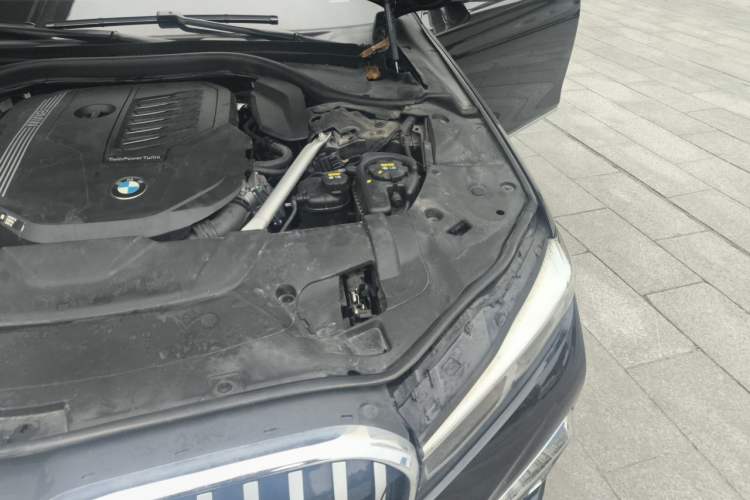 Used BMW 7 Series 2022 740Li Luxury Edition M Sport Package Engine Bay Left