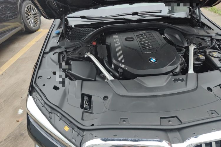 Used BMW 7 Series 2022 740Li xDrive Executive M Sport Package Engine Bay Right