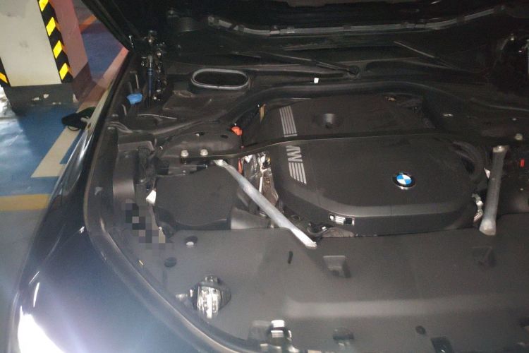 Used BMW 7 Series 2022 740Li Luxury Edition M Sport Package Engine Bay Right