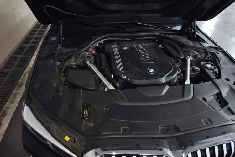 Used BMW 7 Series 2022 740Li Luxury Edition M Sport Package Engine Bay Right