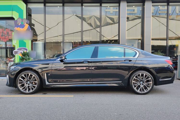 Used BMW 7 Series 2022 740Li xDrive Executive M Sport Package Exterior 2