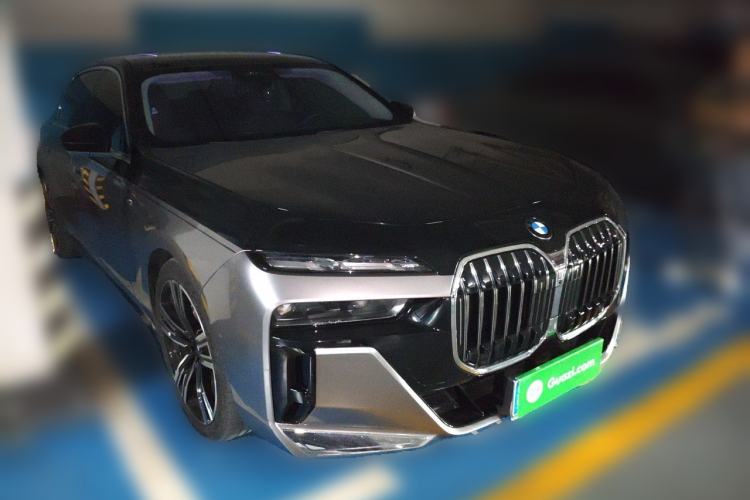 Used BMW 7 Series 2022 740Li Luxury Edition M Sport Package Front Right 45 Deg