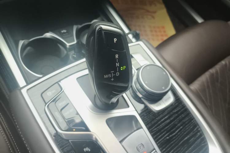 Used BMW 7 Series 2022 740Li Luxury Edition M Sport Package Gear Lever