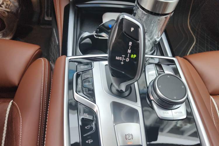 Used BMW 7 Series 2022 740Li xDrive Executive M Sport Package Gear Lever