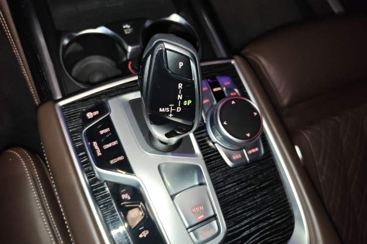 Used BMW 7 Series 2022 740Li Luxury Edition M Sport Package Gear Lever