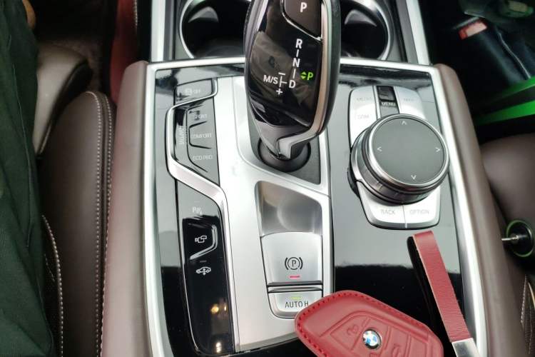 Used BMW 7 Series 2022 740Li xDrive Executive M Sport Package Gear Lever