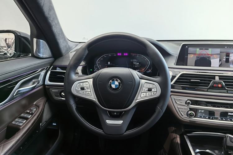 Used BMW 7 Series 2022 740Li xDrive Executive Luxury Package Interior 2
