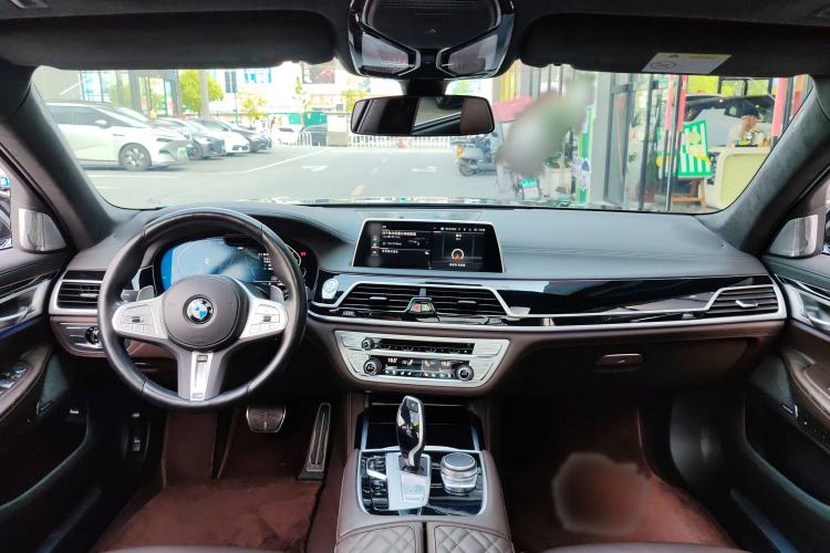 Used BMW 7 Series 2022 740Li xDrive Executive M Sport Package Interior 2