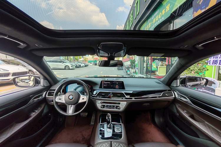 Used BMW 7 Series 2022 740Li xDrive Executive M Sport Package Interior 9