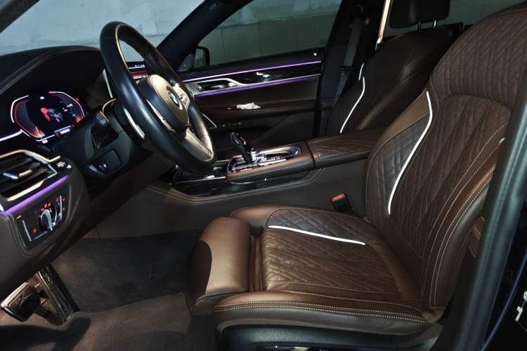 Used BMW 7 Series 2022 740Li Luxury Edition M Sport Package Left Front Seat