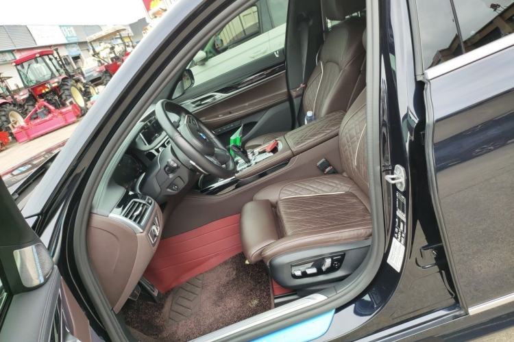 Used BMW 7 Series 2022 740Li xDrive Executive M Sport Package Left Front Seat