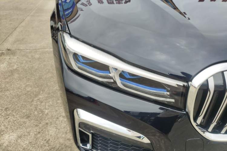 Used BMW 7 Series 2022 740Li xDrive Executive M Sport Package Right Front Headlight