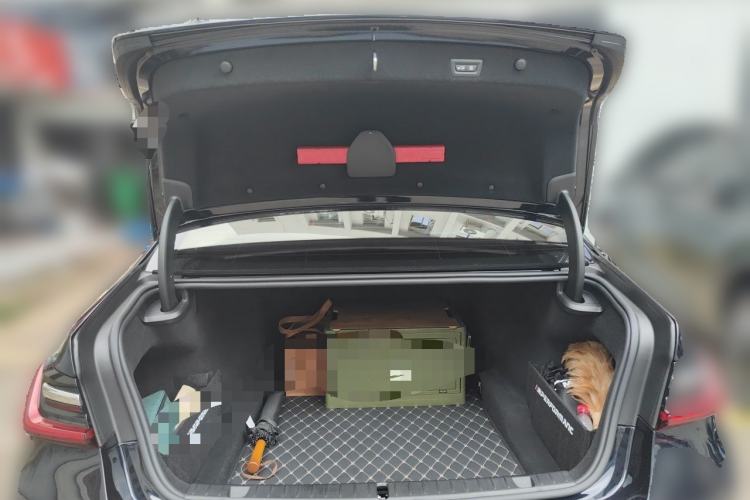 Used BMW 7 Series 2022 740Li xDrive Executive M Sport Package Trunk