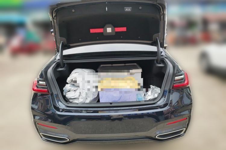 Used BMW 7 Series 2022 740Li xDrive Executive M Sport Package Trunk