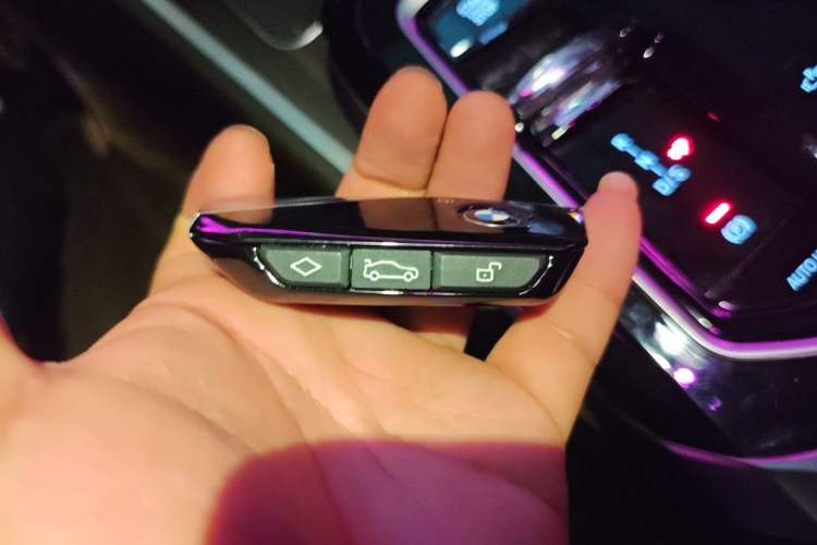 Used BMW 7 Series 2022 740Li Luxury Edition M Sport Package Vehicle Key
