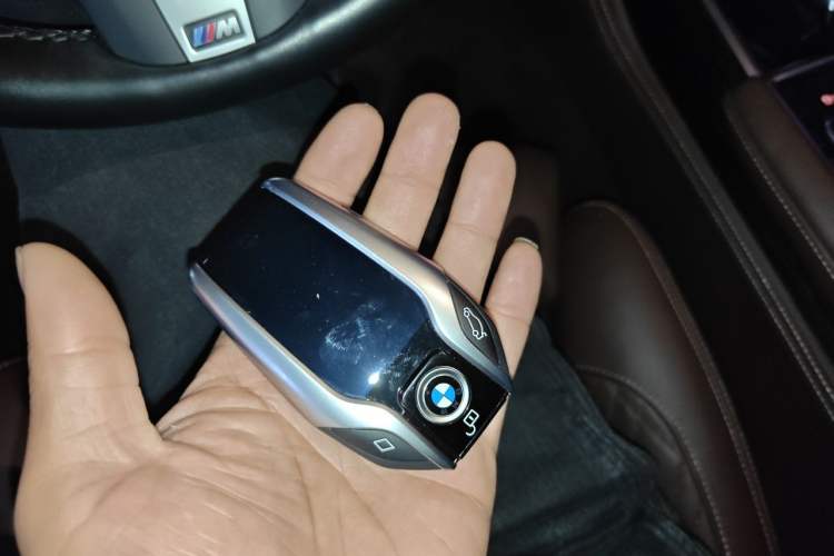 Used BMW 7 Series 2022 740Li Luxury Edition M Sport Package Vehicle Key