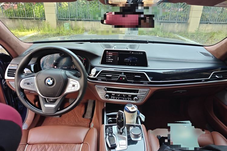 Used BMW 7 Series 2022 740Li xDrive Executive Luxury Package Center Console