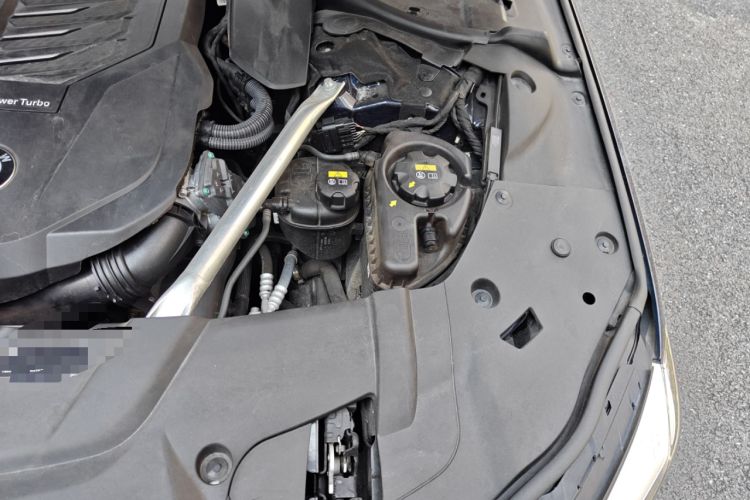 Used BMW 7 Series 2022 740Li xDrive Executive Luxury Package Engine Bay Left