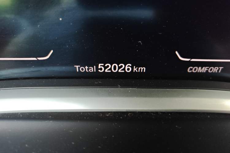 Used BMW 7 Series 2022 740Li xDrive Executive Luxury Package Odometer Close Up