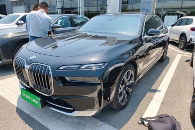 Used BMW 7 Series 2023 735Li Luxury Package